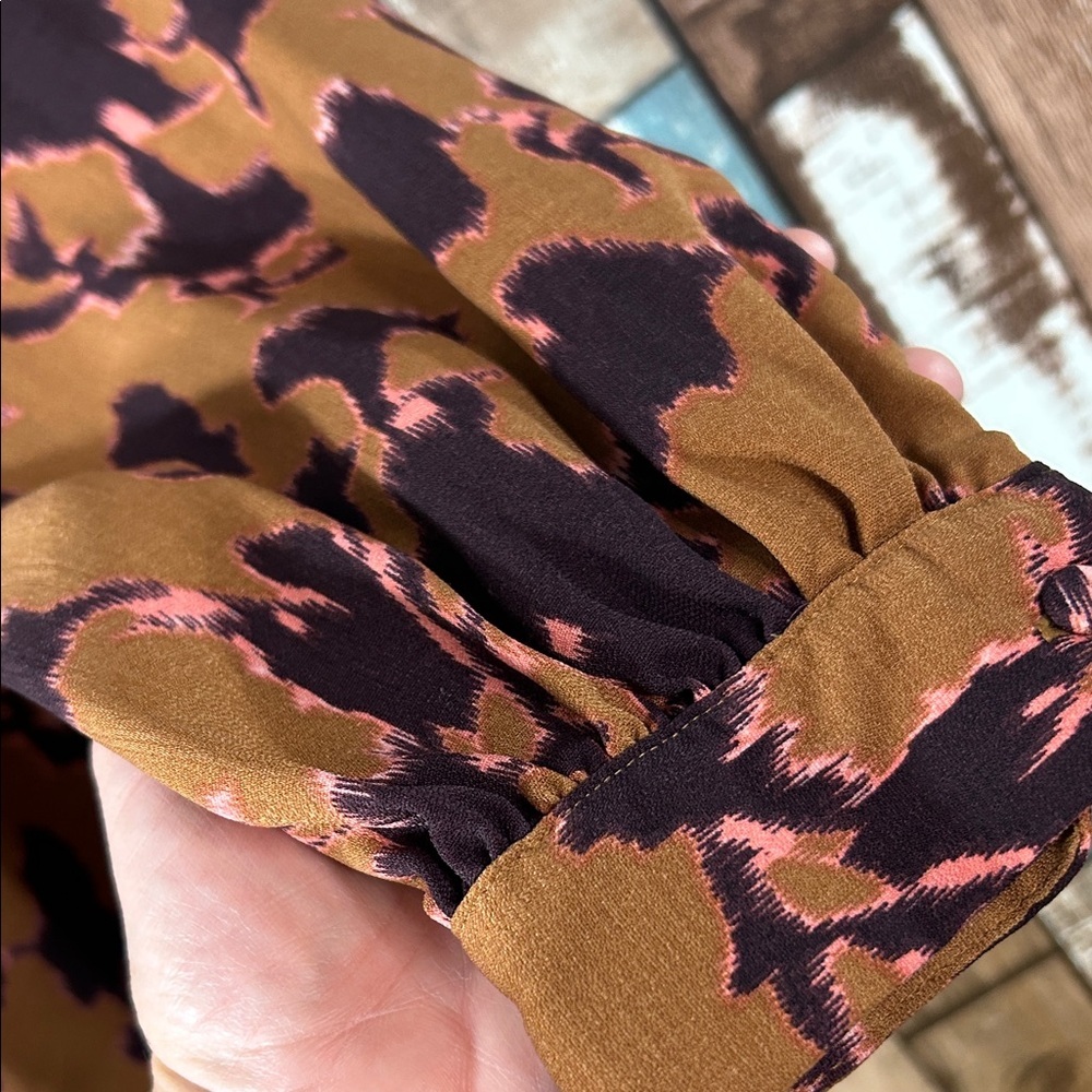 Floral Women's button down Blouse - Picture 12 of 16